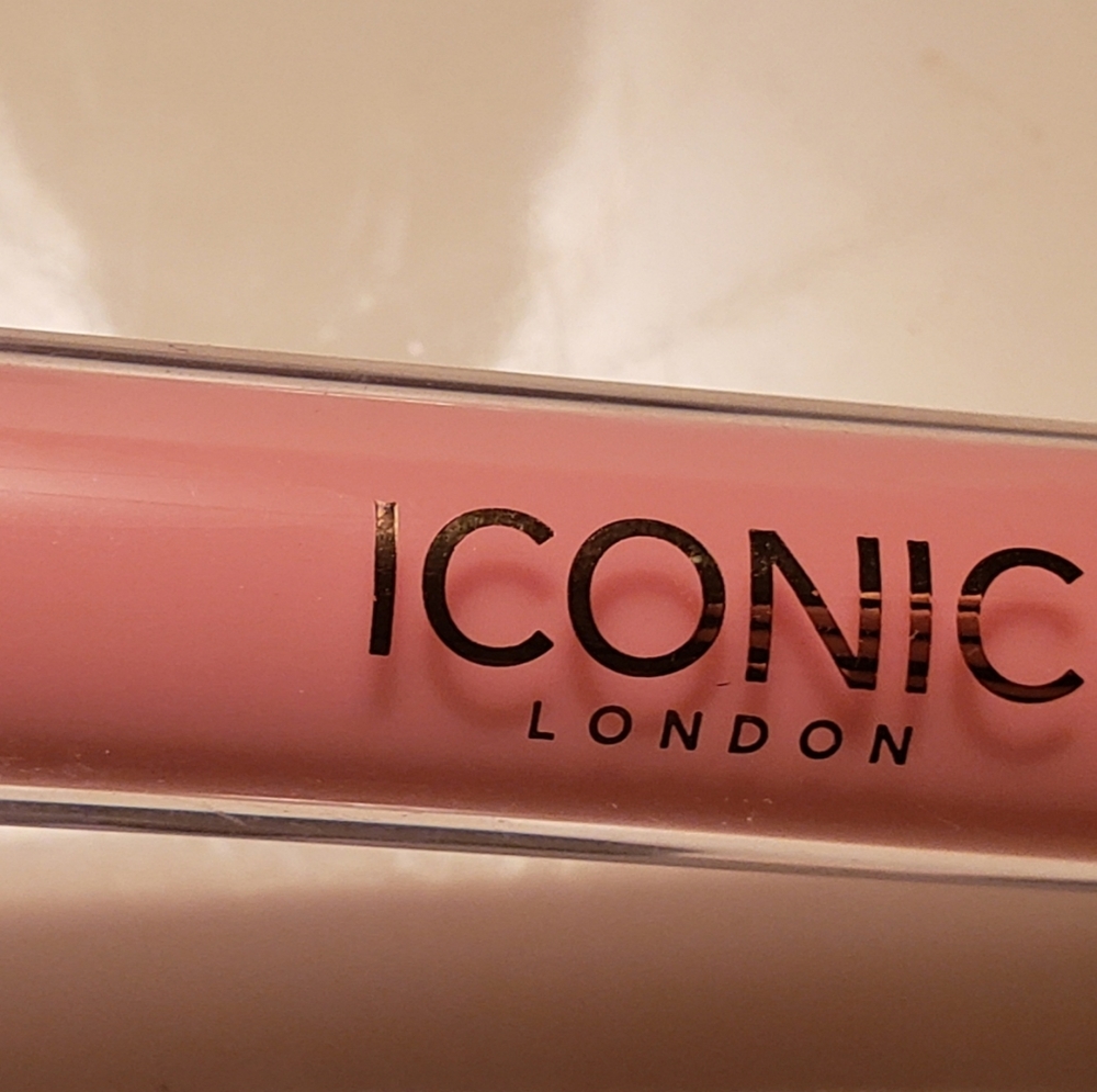 Iconic london plumping gloss